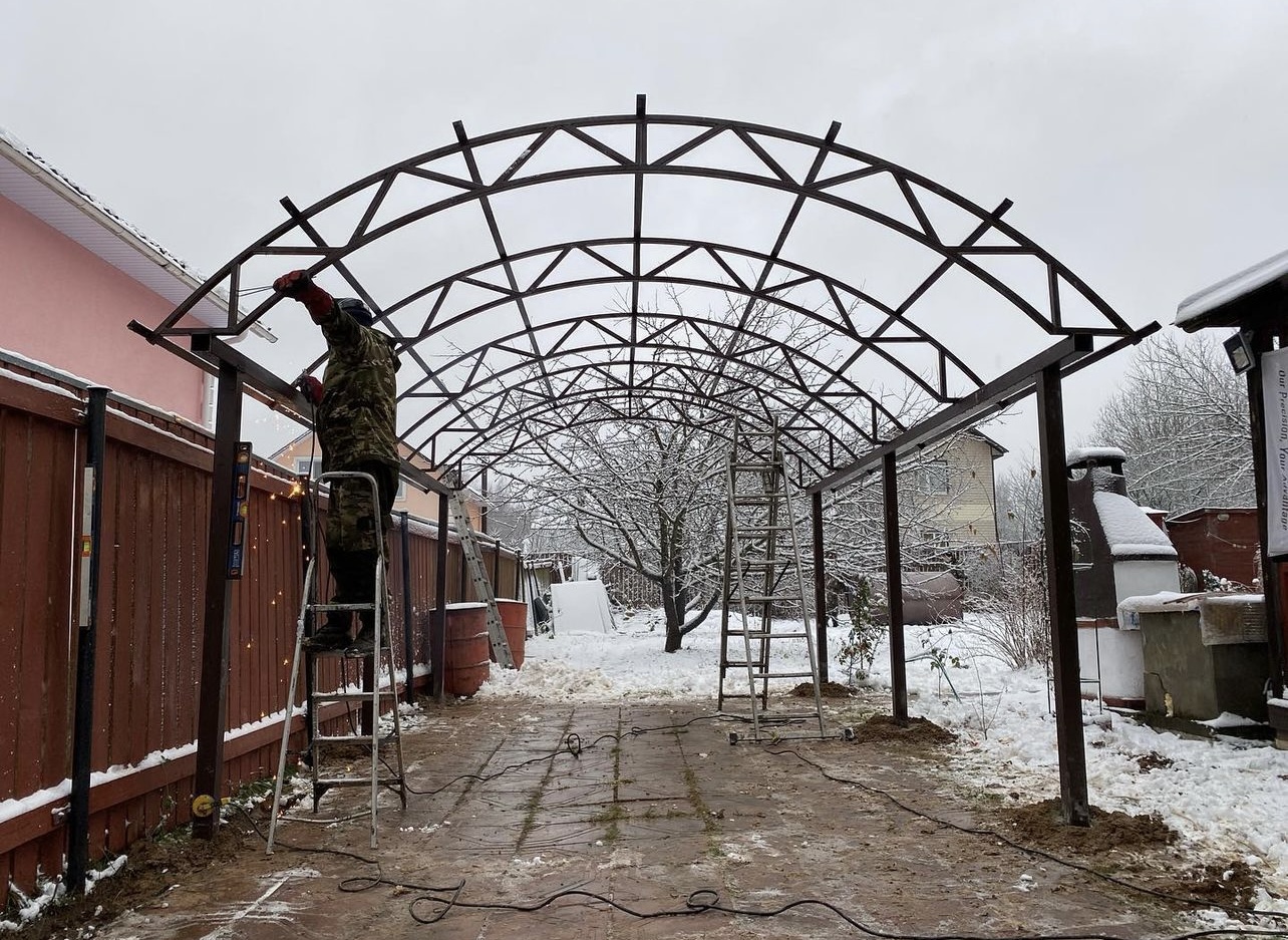 Навесы в Больших Дворах с доставкой и установкой под ключ от производителя  с гарантией до 10 лет на заказ